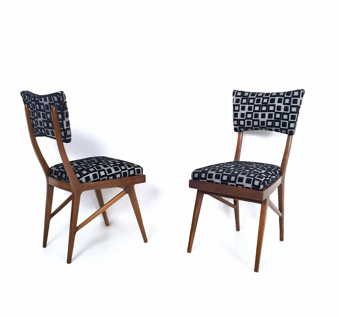 4 Black and white chairs in the style of Ico Parisi, 1950s 6
