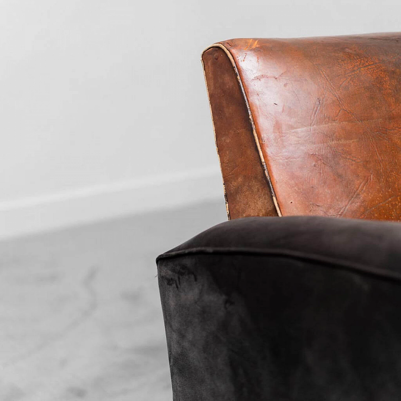 French Club armchair in leather and velvet, 1940s 7