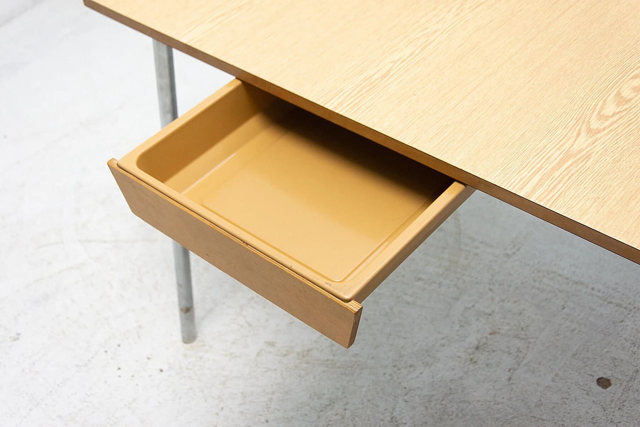 Scrivania con piano in formica e gambe cromate, anni '60 5