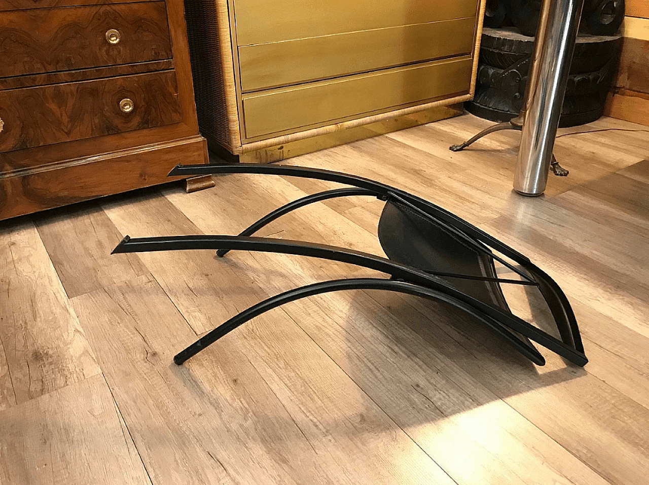 8 Bordeaux folding chairs with leather seat, 1980s 3