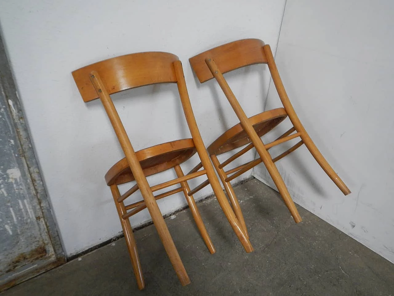 Pair of beechwood chairs, 1950s 5