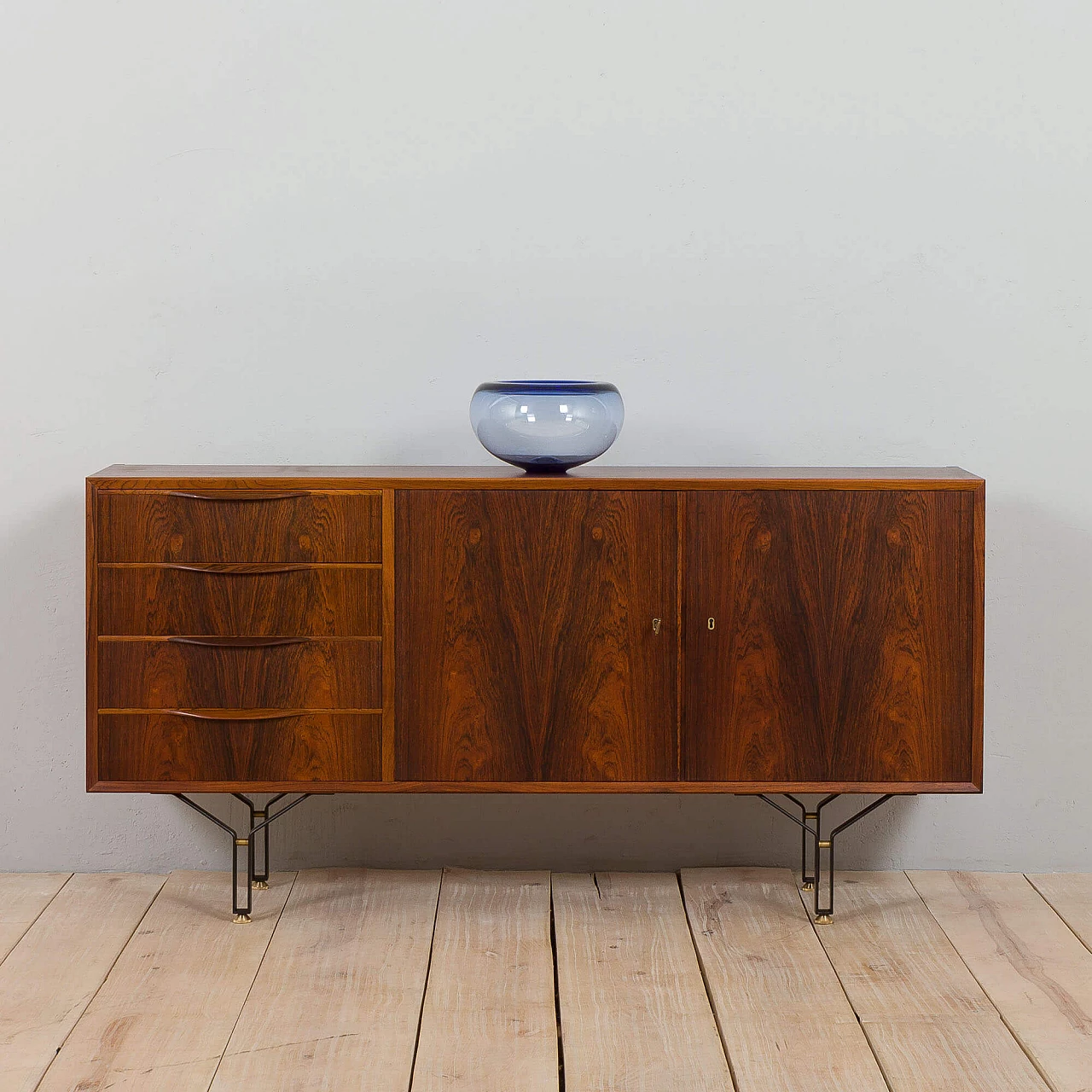 Sideboard in rosewood with 4 drawers, steel legs with brass details, 1960s 1
