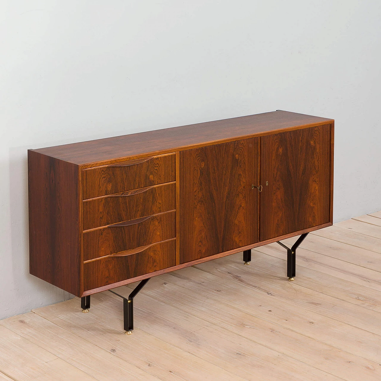 Sideboard in rosewood with 4 drawers, steel legs with brass details, 1960s 4