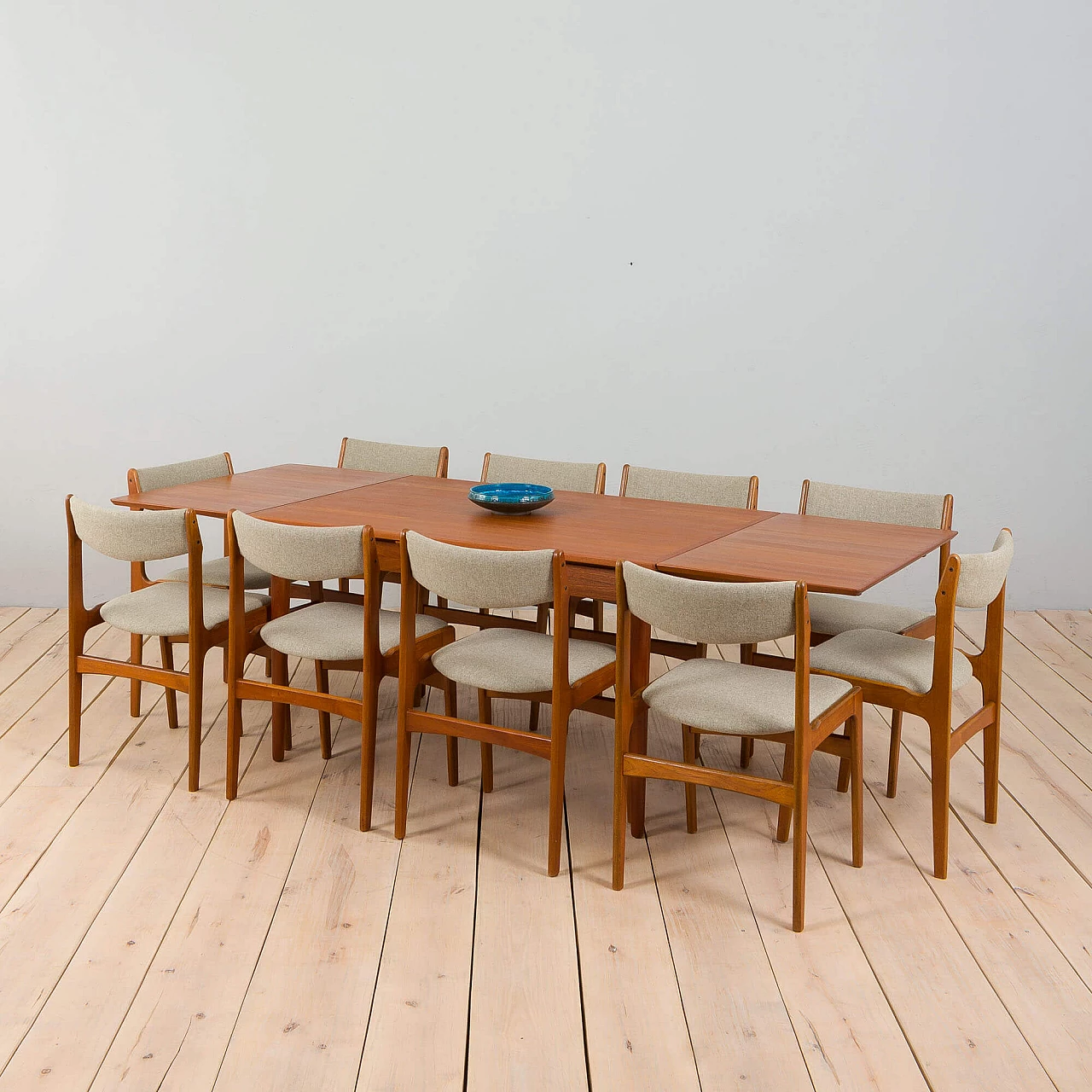 Rectangular extendable teak dining table, 1960s 4