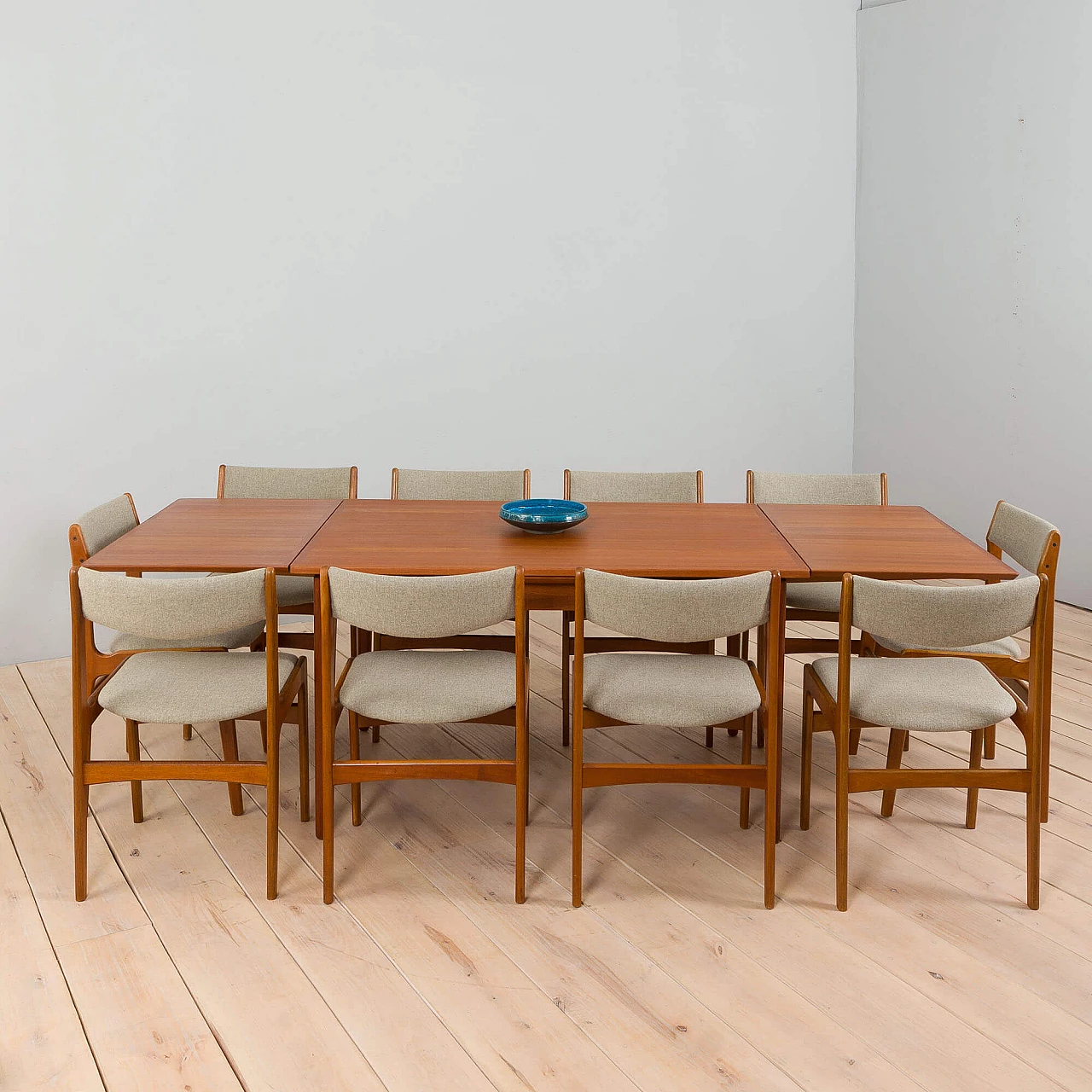 Rectangular extendable teak dining table, 1960s 6