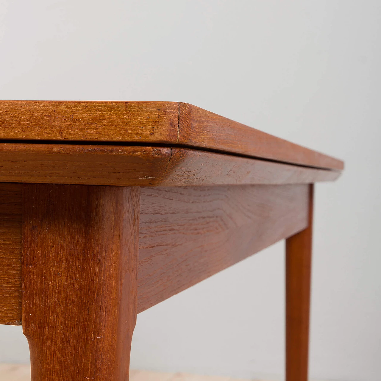 Tavolo da pranzo rettangolare allungabile in teak, anni '60 11