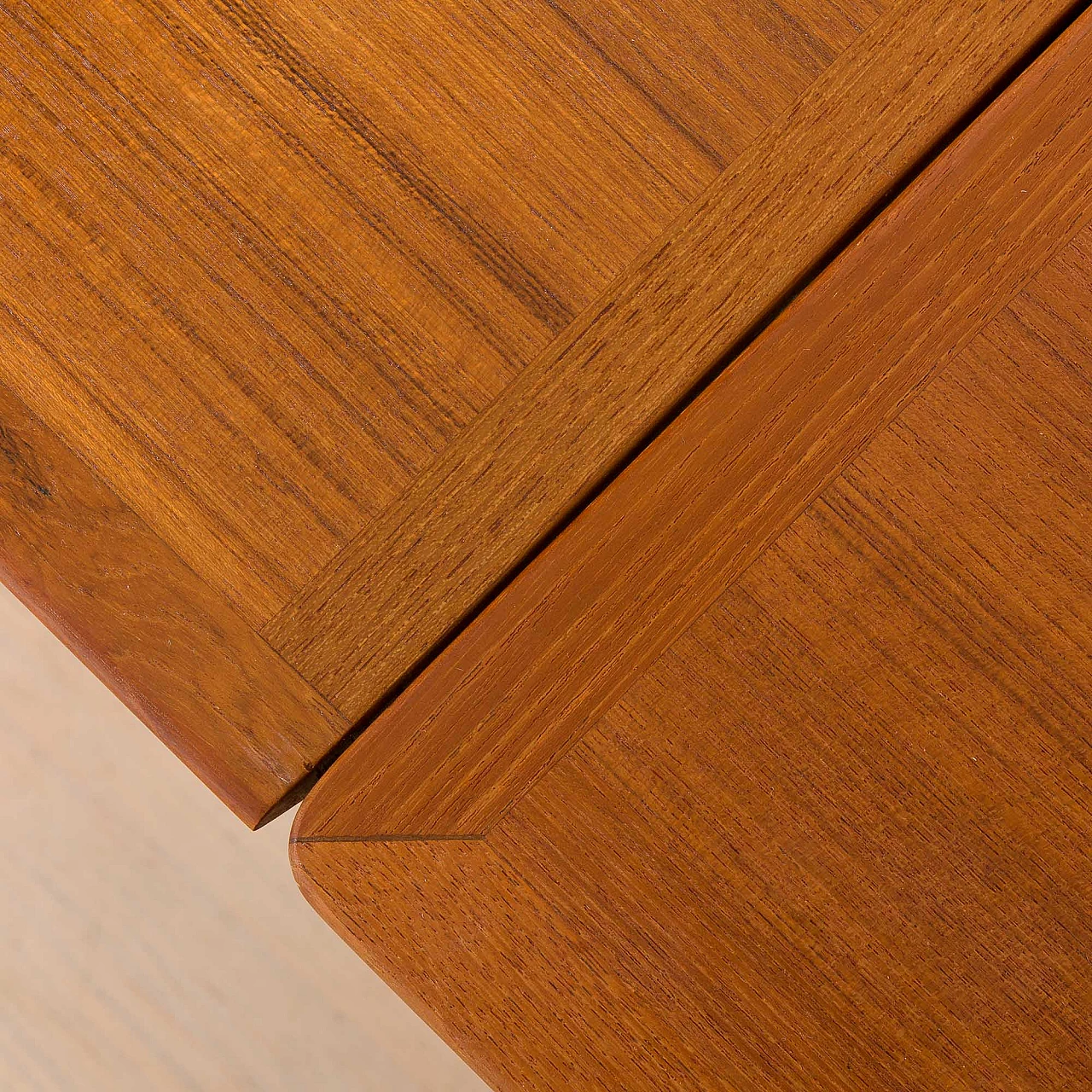 Tavolo da pranzo rettangolare allungabile in teak, anni '60 16