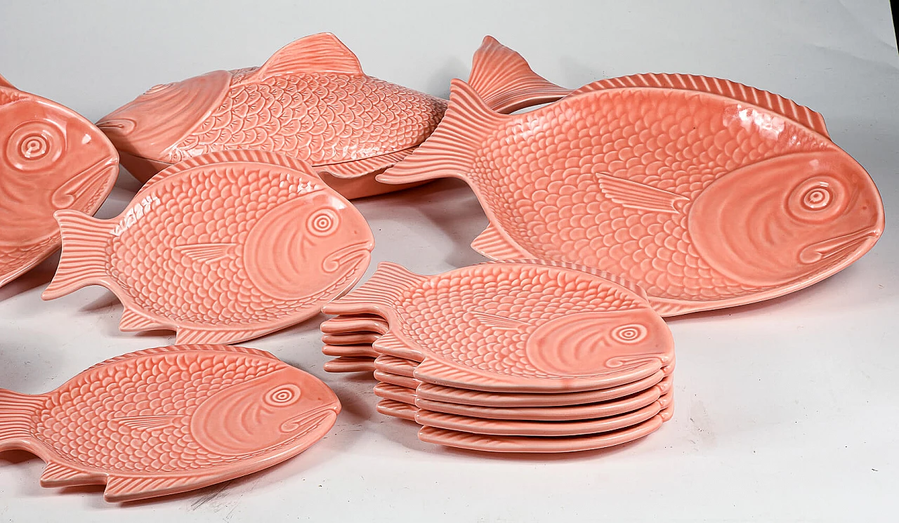 Pink ceramic fish-shaped plates 4