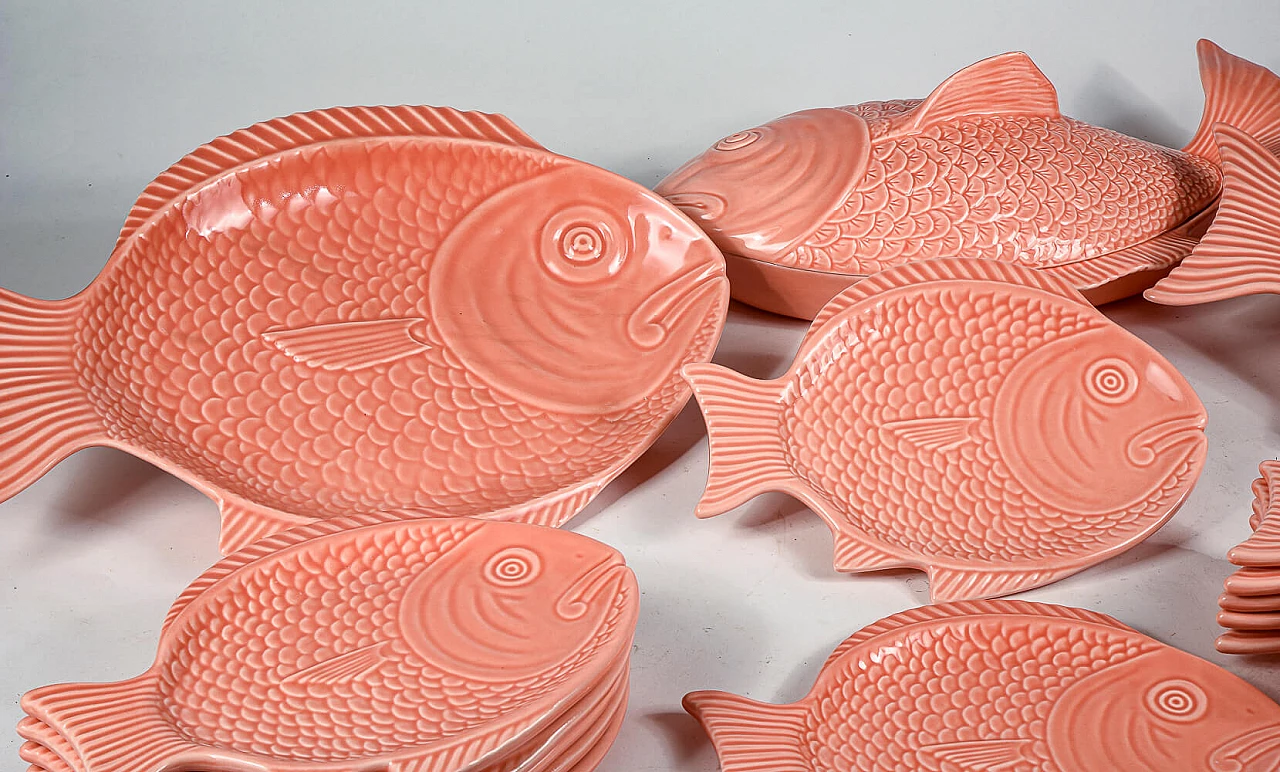 Pink ceramic fish-shaped plates 5