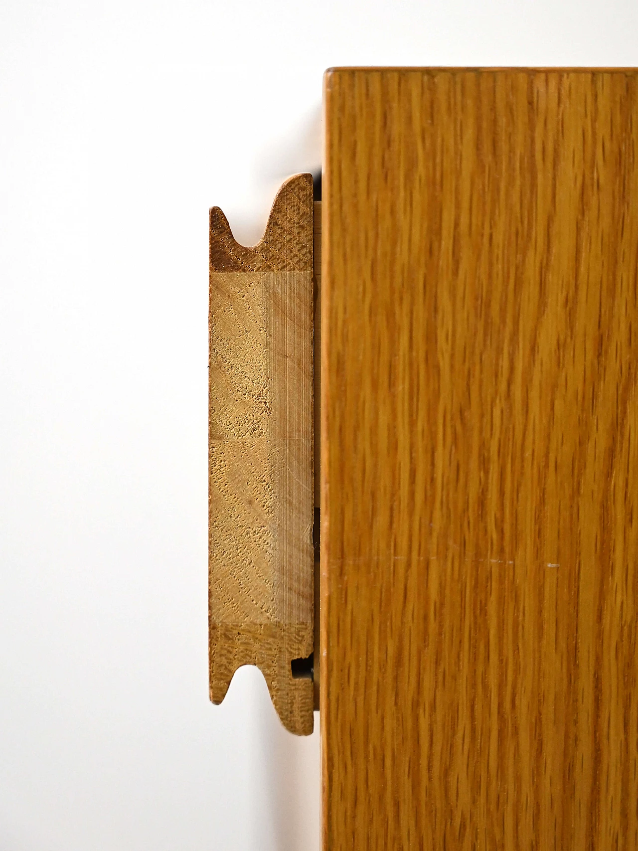 Libreria in rovere con cassetti, anni '60 7