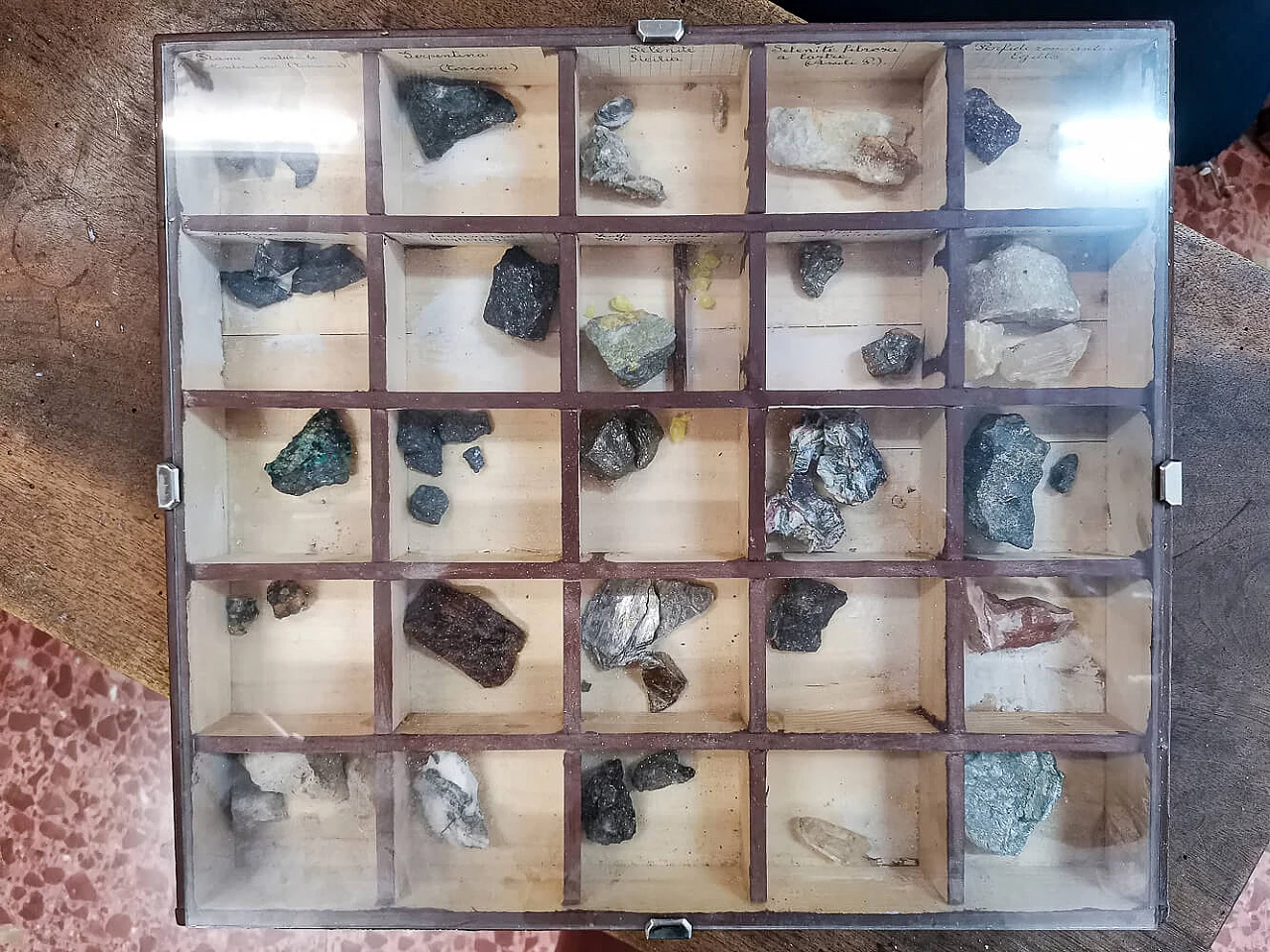 4 School display cabinets with minerals, early 20th century 4