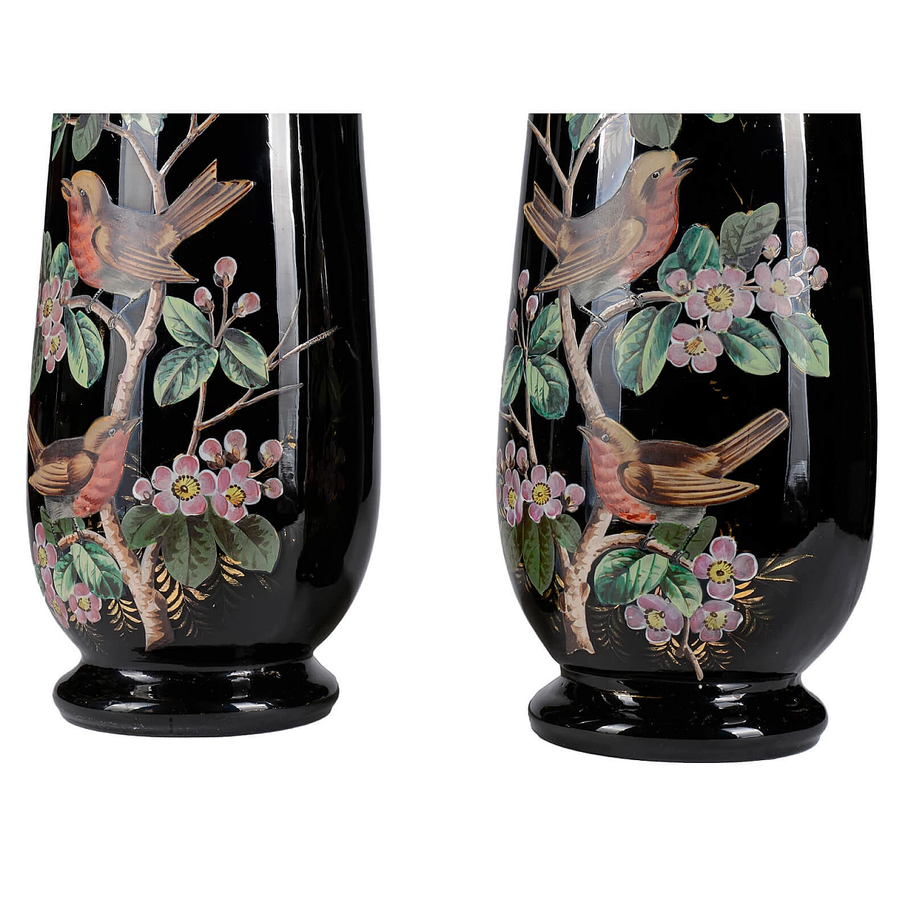 Coppia di vasi in vetro opalino nero con uccelli dipinti a mano, fine '800 1