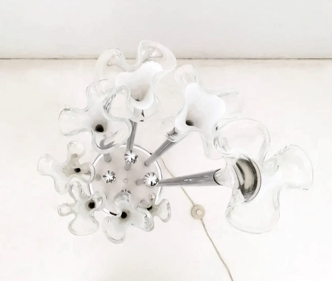 Eight-light floor lamp in floral glass attributed to Mazzega, 1970s 3