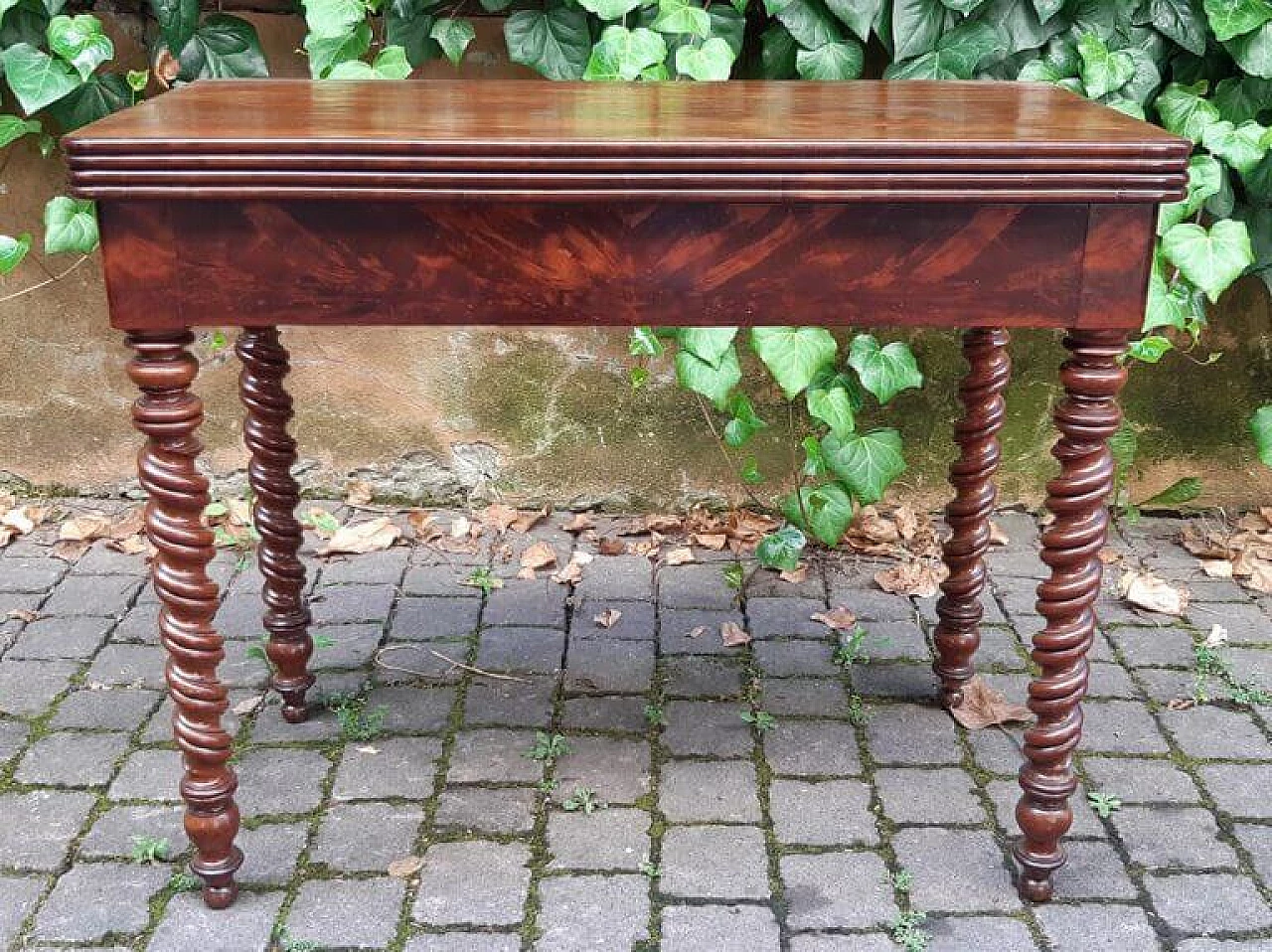 Mahogany-panelled game table, 19th century 4