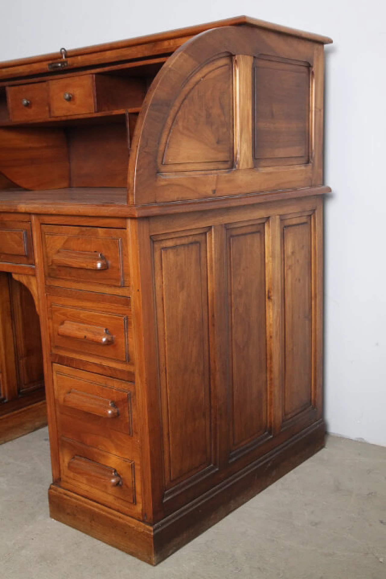 Scrivania in stile Art Decò in noce massello, anni '40 5