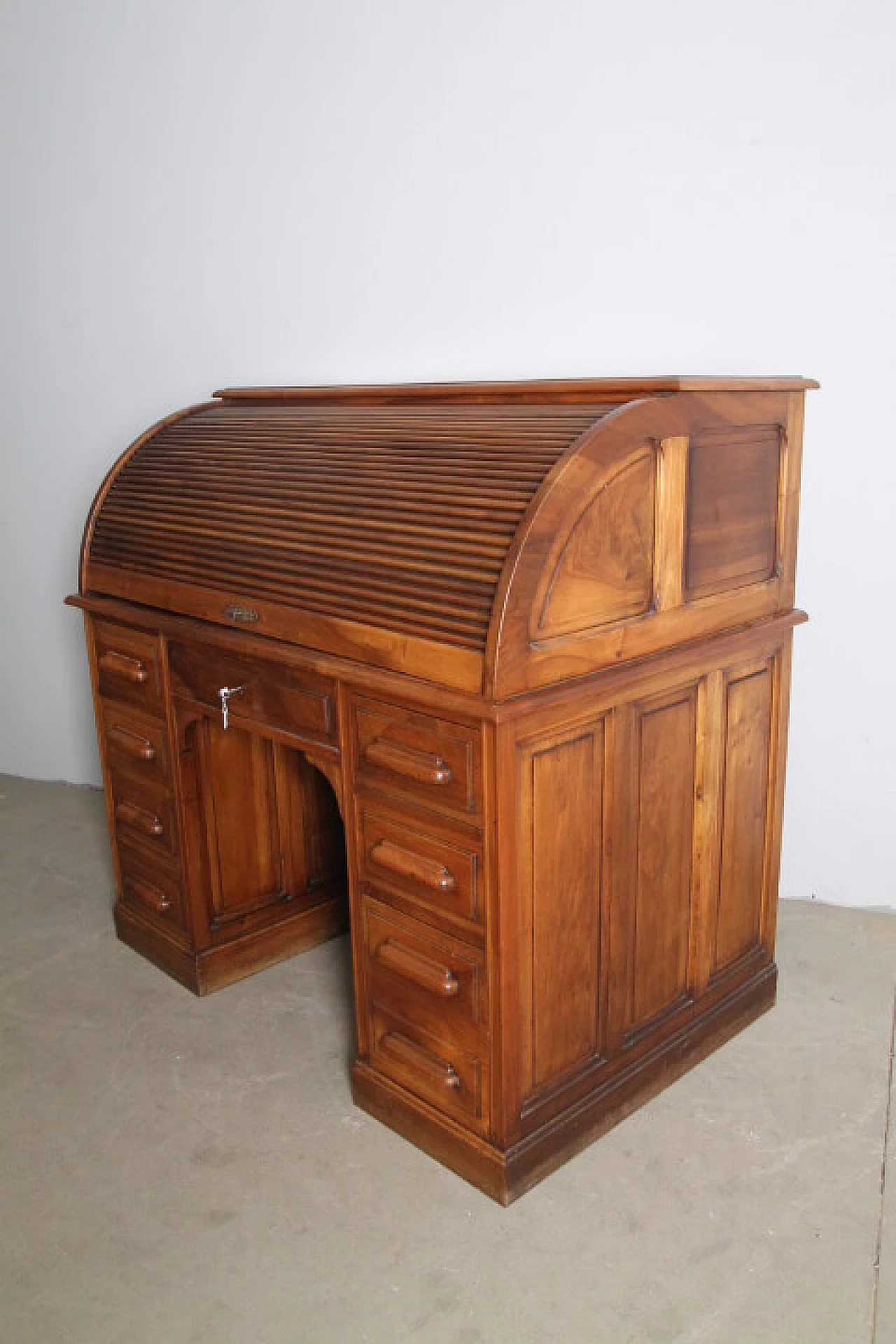 Art Deco style desk in solid walnut, 1940s 14