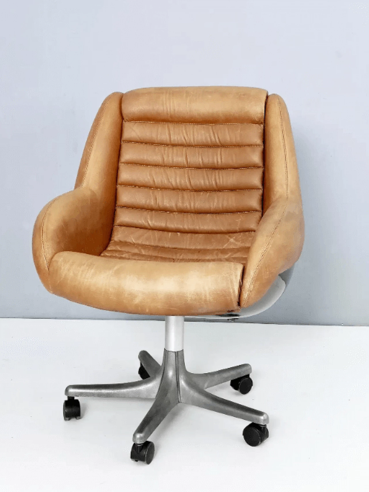 "Epoca" sedia girevole in pelle di Marco Zanuso per Arflex, anni '70 3