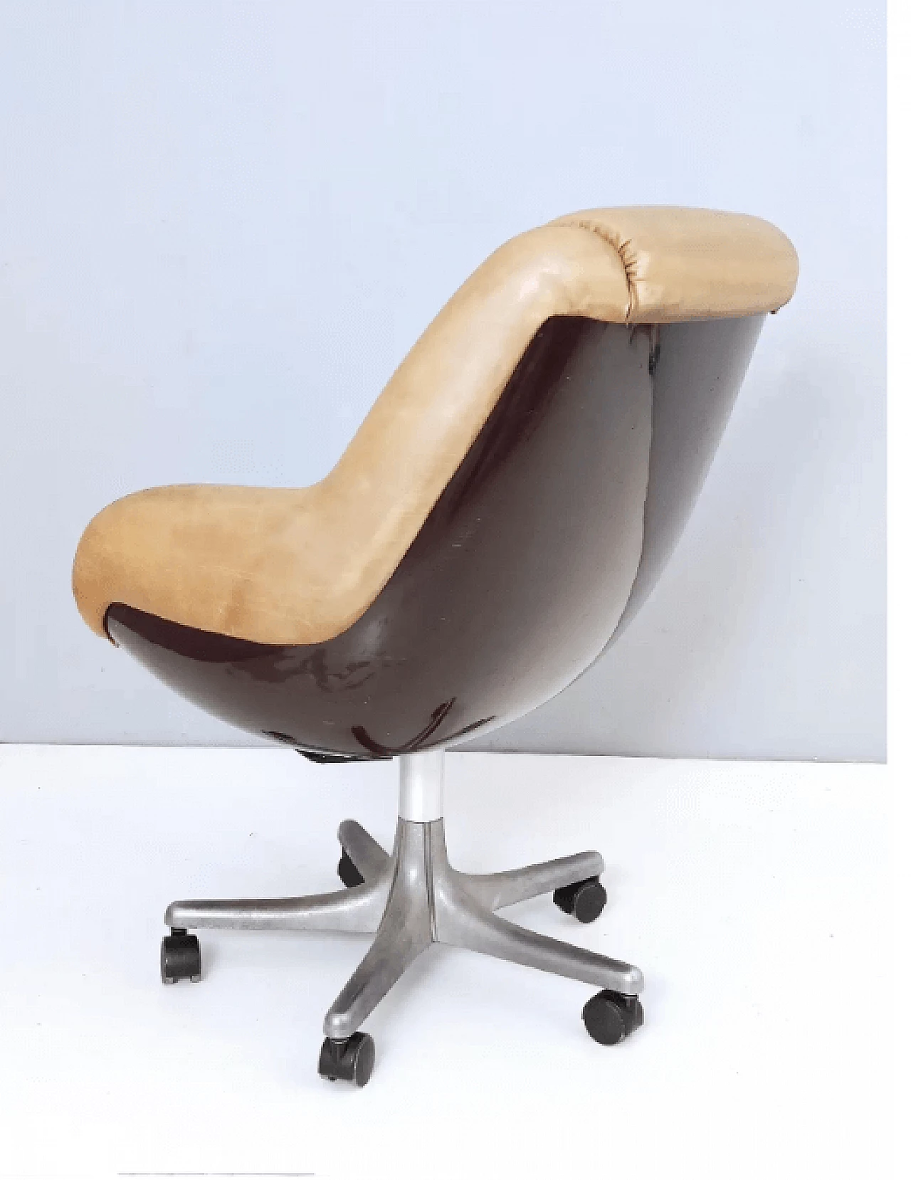 "Epoca" sedia girevole in pelle di Marco Zanuso per Arflex, anni '70 6