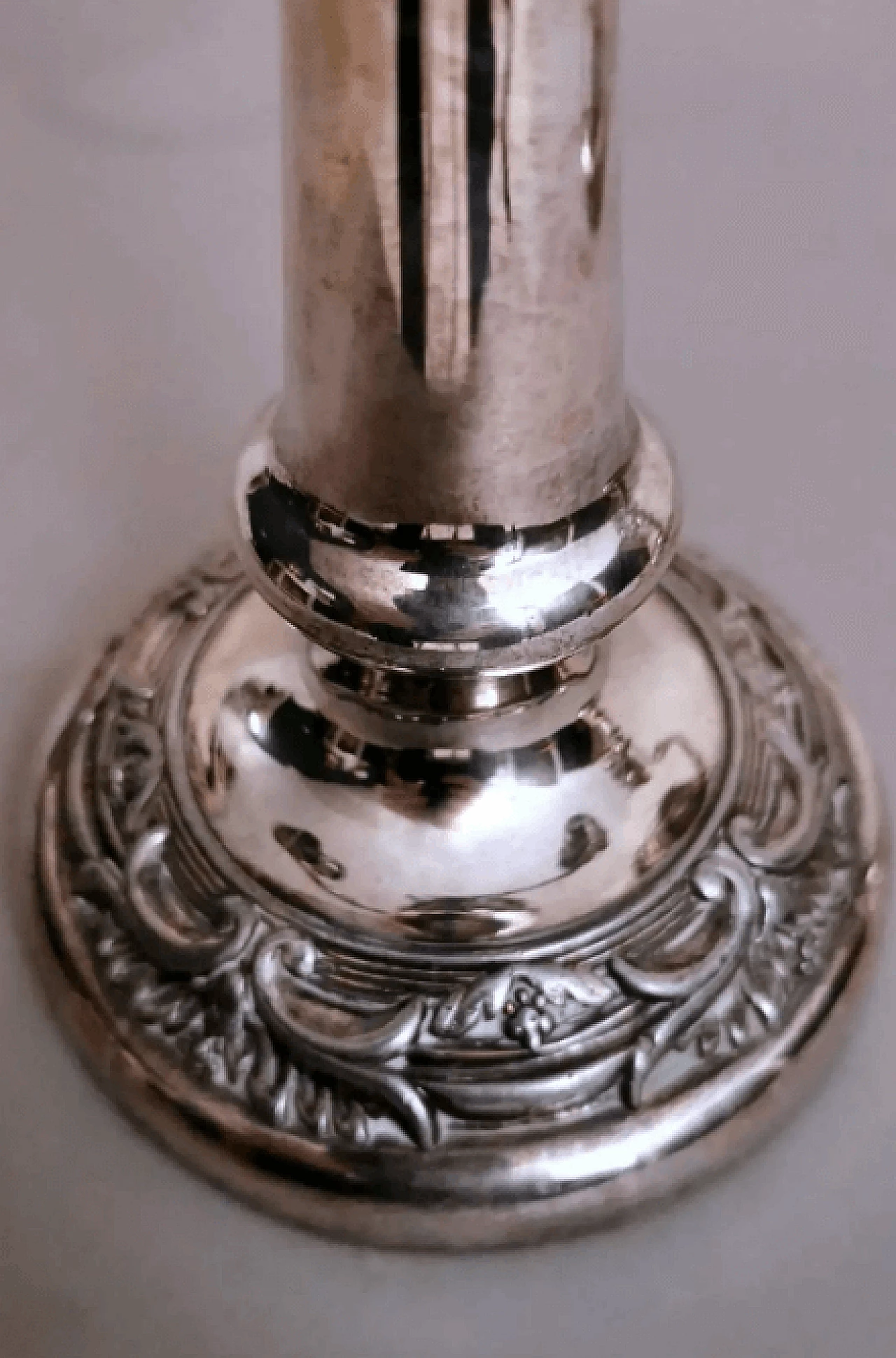 Coppia di candelieri convertibili a 3 fiamme in stile vittoriano placcati in argento, '800 11