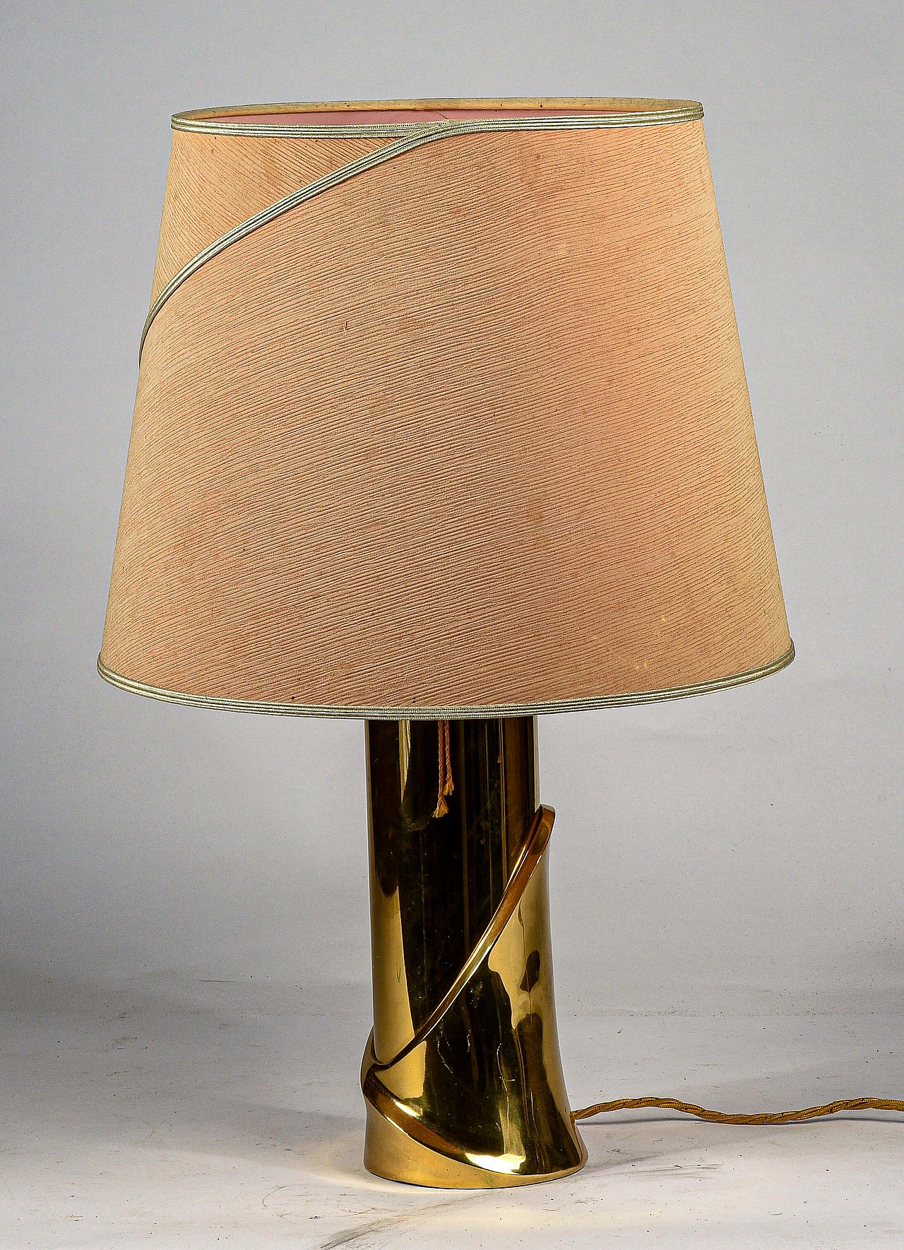 Metal and brass table lamp attributed to Luciano Frigerio, 1970s 2