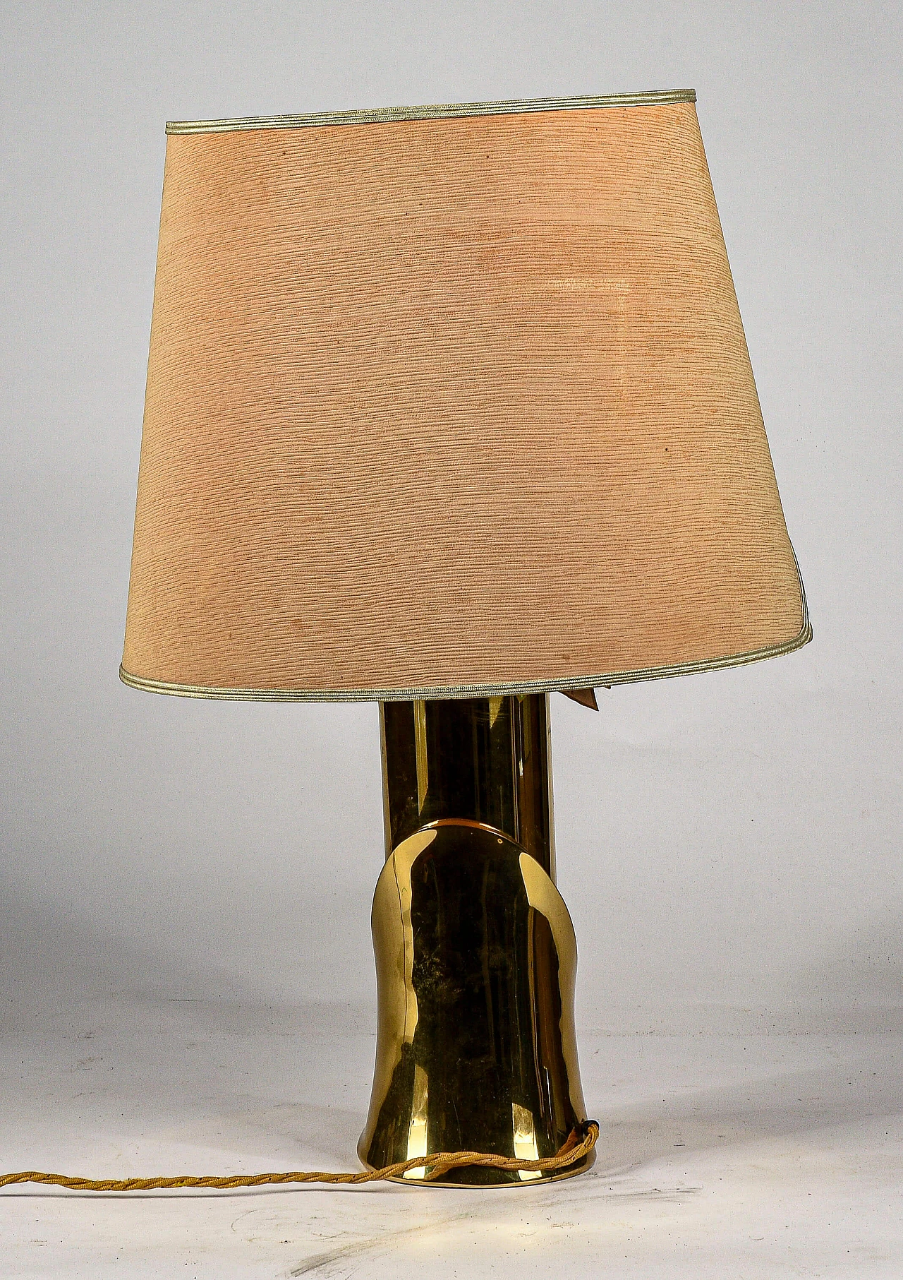 Metal and brass table lamp attributed to Luciano Frigerio, 1970s 6