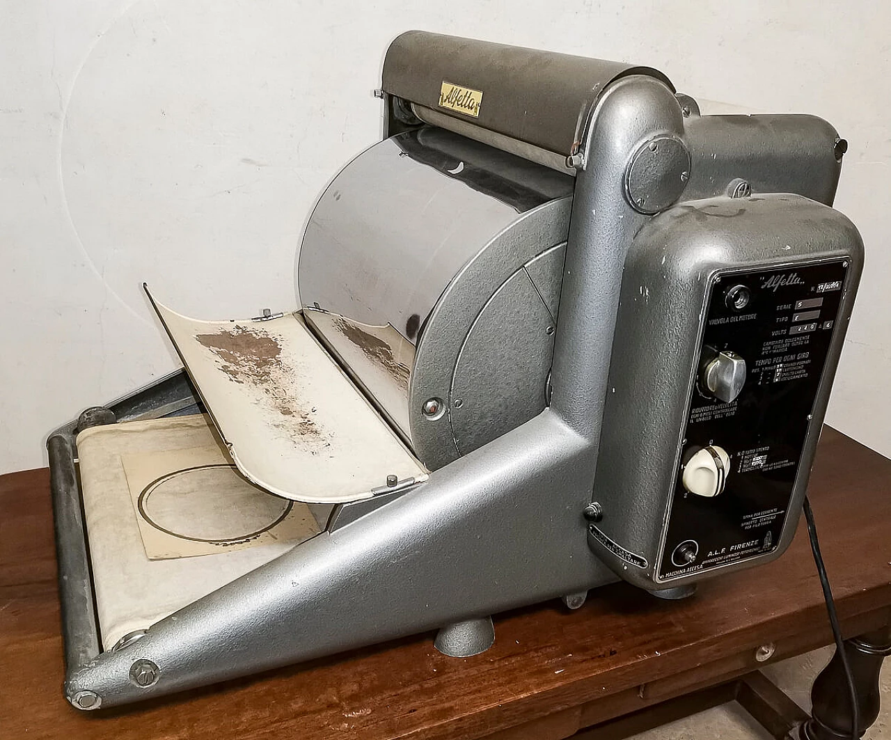 Alfetta studio glazing machine, 1950s 3