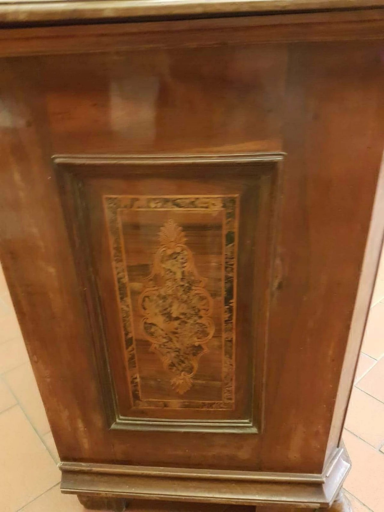 Cassettiera intarsiata con 3 cassetti, '700 3