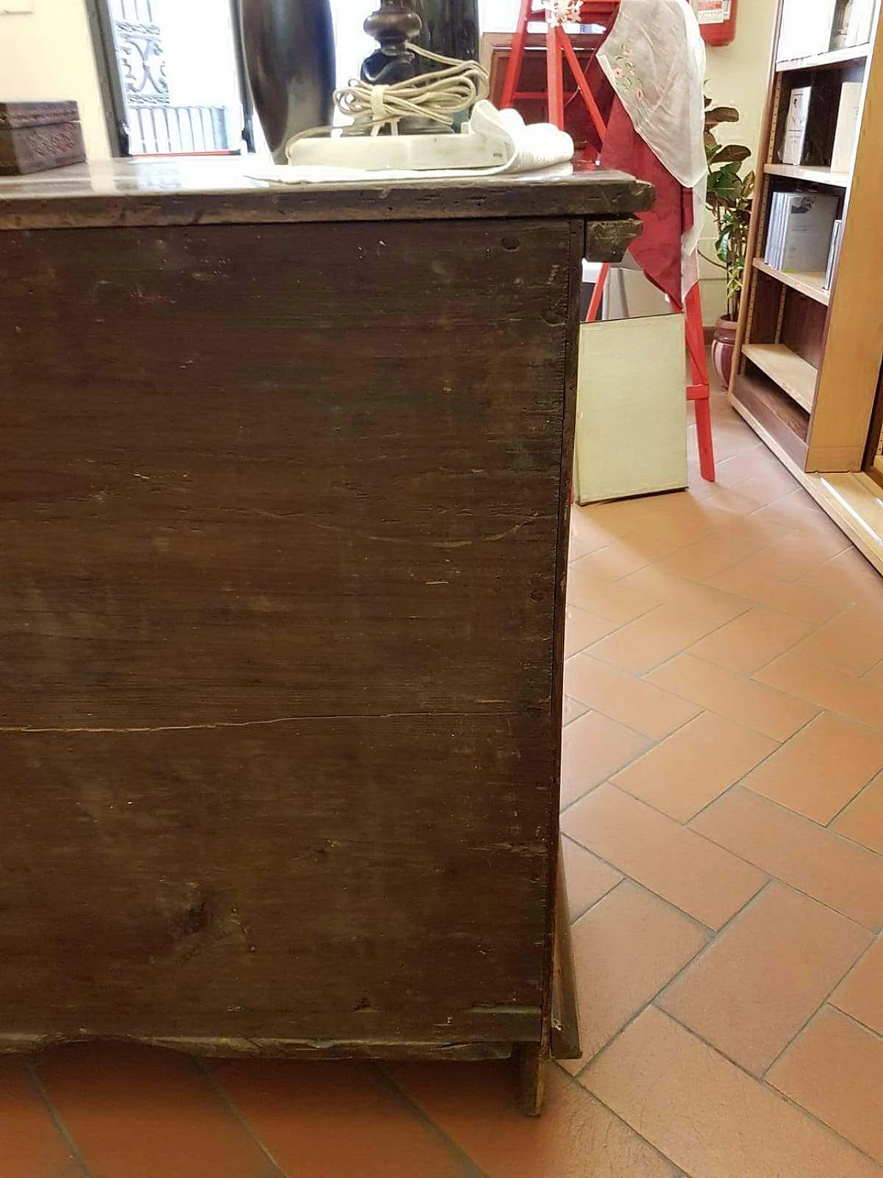 Cassettiera intarsiata con 3 cassetti, '700 5