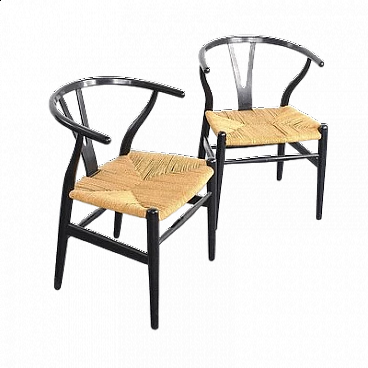 Pair of black Wishbone Chairs by Hans J. Wegner for Carl Hansen & Søn, 1960s