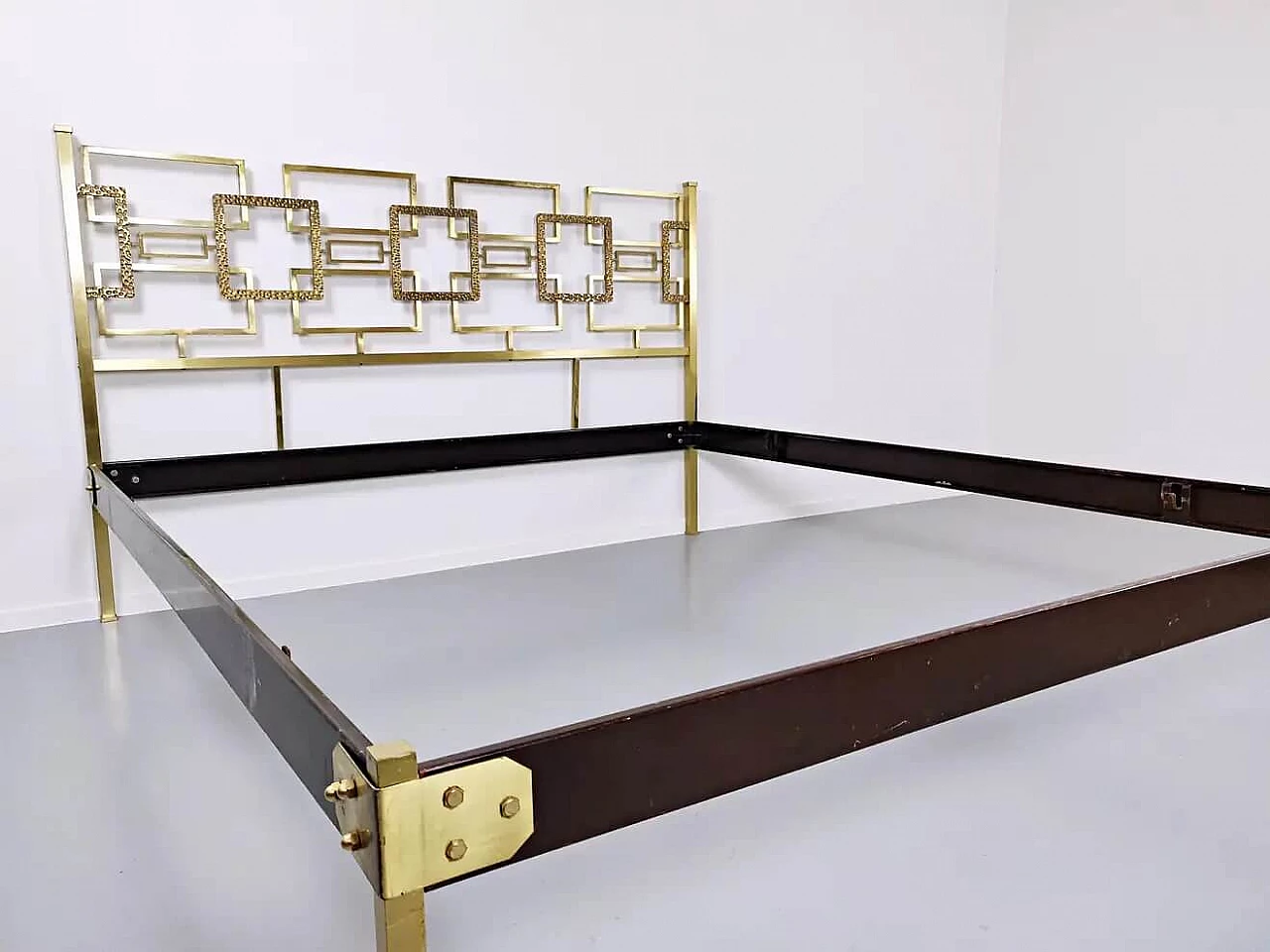 Brass bed by Luciano Frigerio, 1970s 7