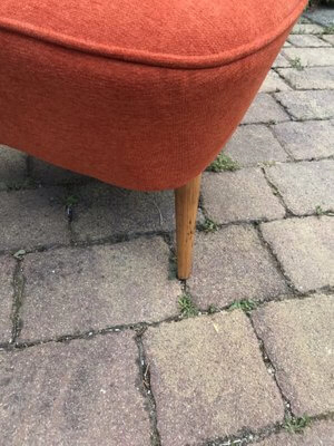 Pair of red cocktail chairs, 1960s 3