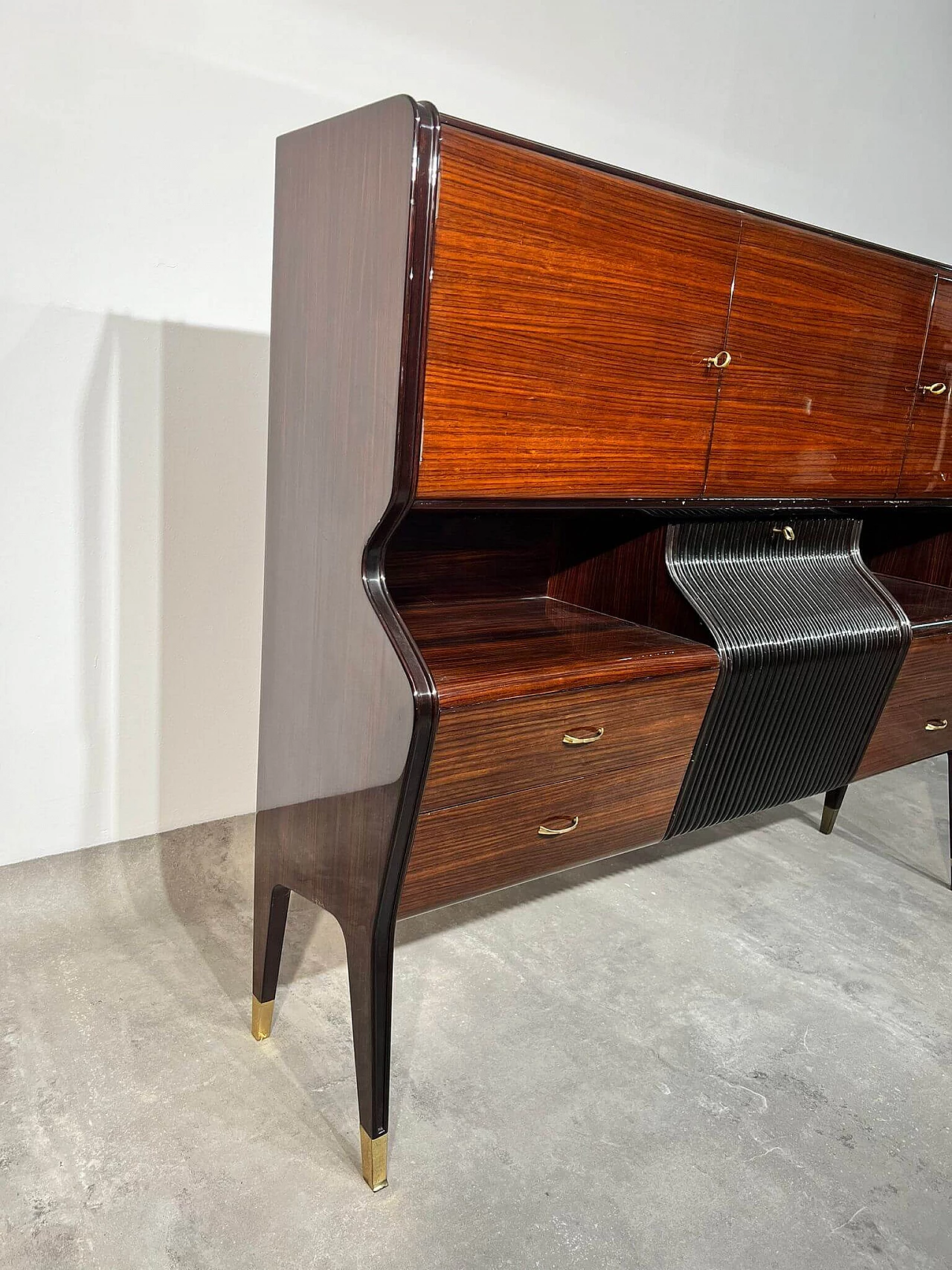 Osvaldo Borsani sideboard in rosewood and glass, 1950s 4