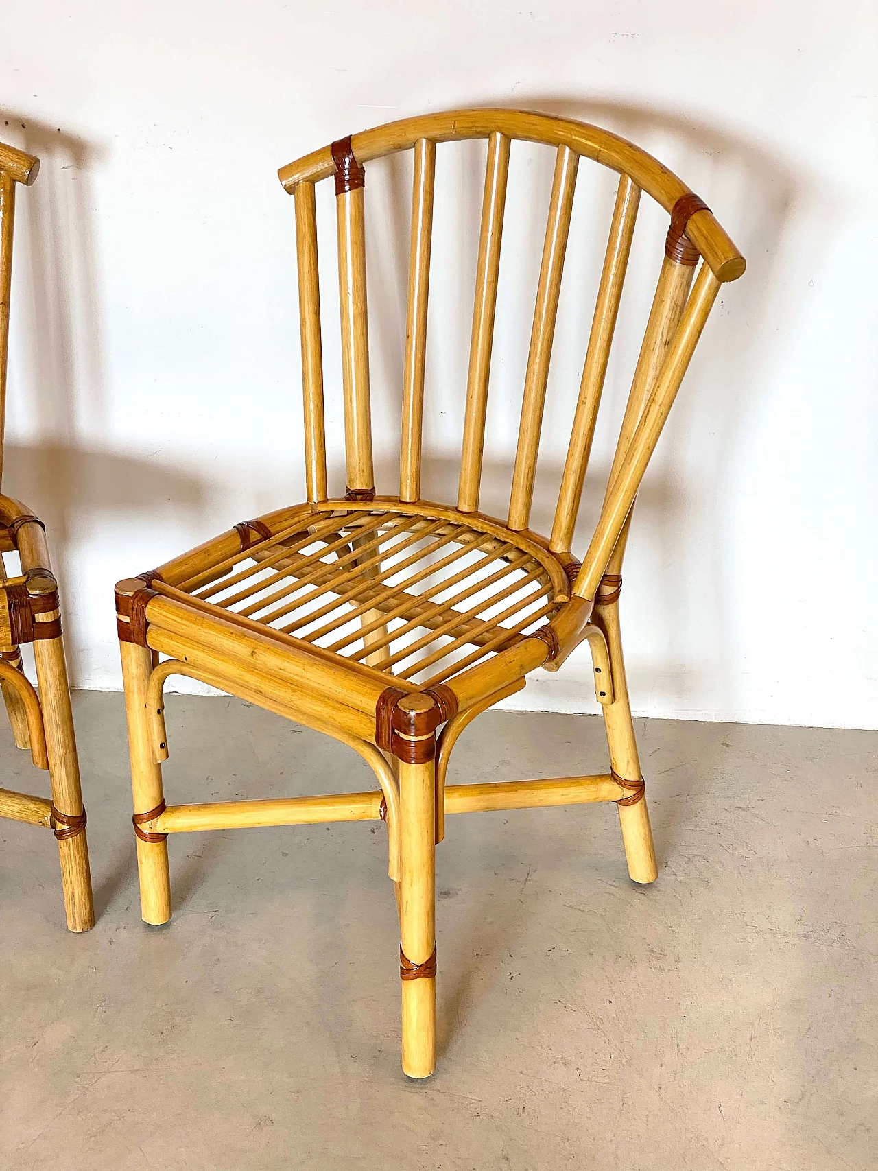 Coppia di sedie in bambù, anni '70 3