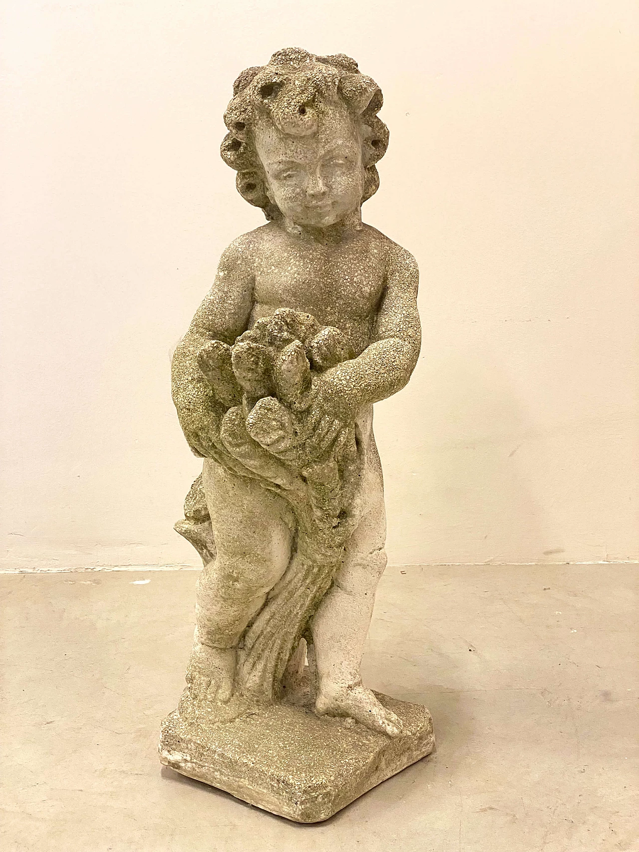 Scultura di putto in cemento, anni '70 6