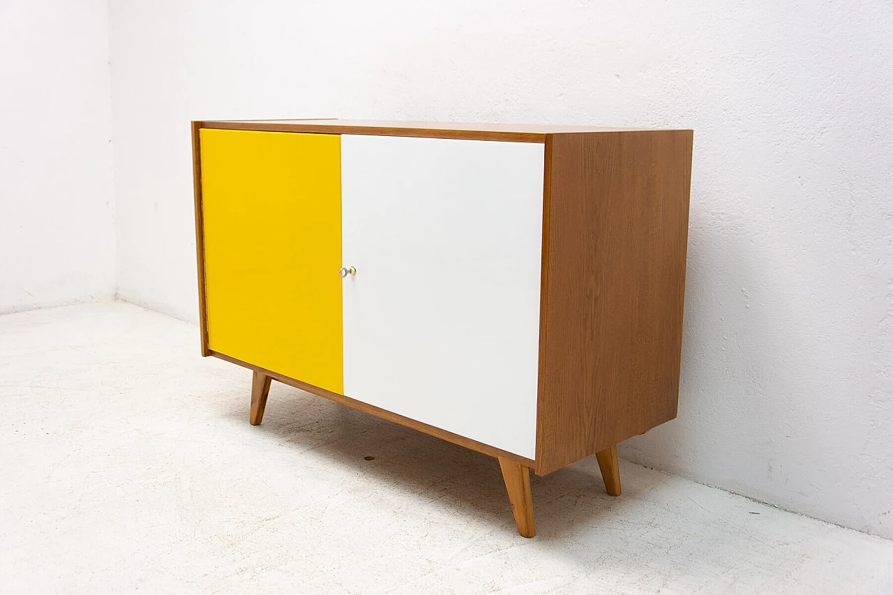 Credenza U-450 di Jiří Jiroutek in faggio, anni '60 2