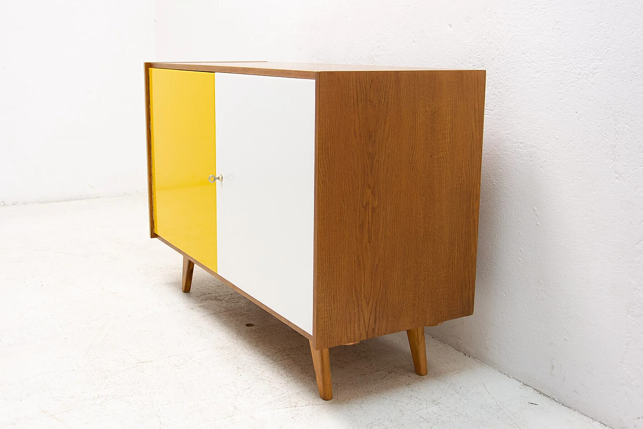 Credenza U-450 di Jiří Jiroutek in faggio, anni '60 4