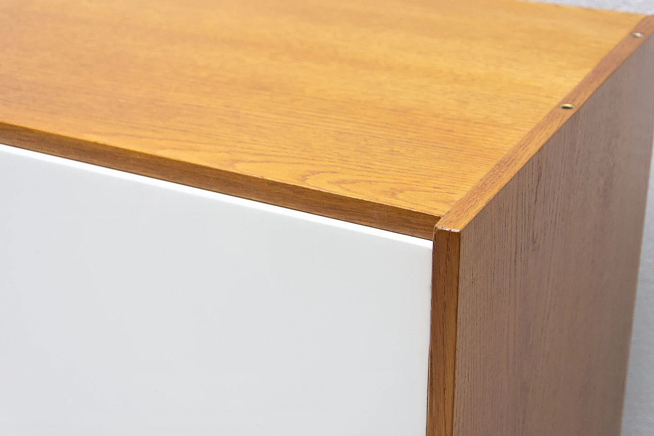 Credenza U-450 di Jiří Jiroutek in faggio, anni '60 11