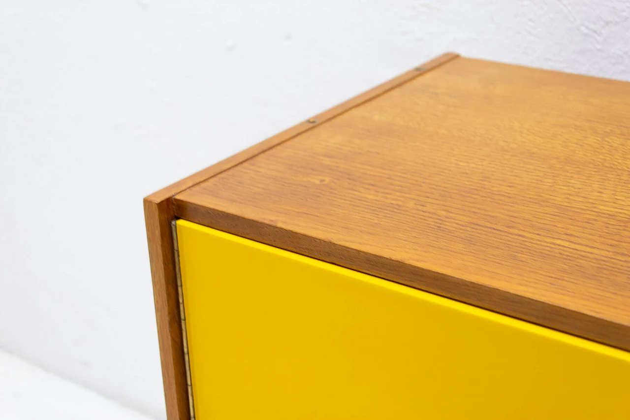 Credenza U-450 di Jiří Jiroutek in faggio, anni '60 12