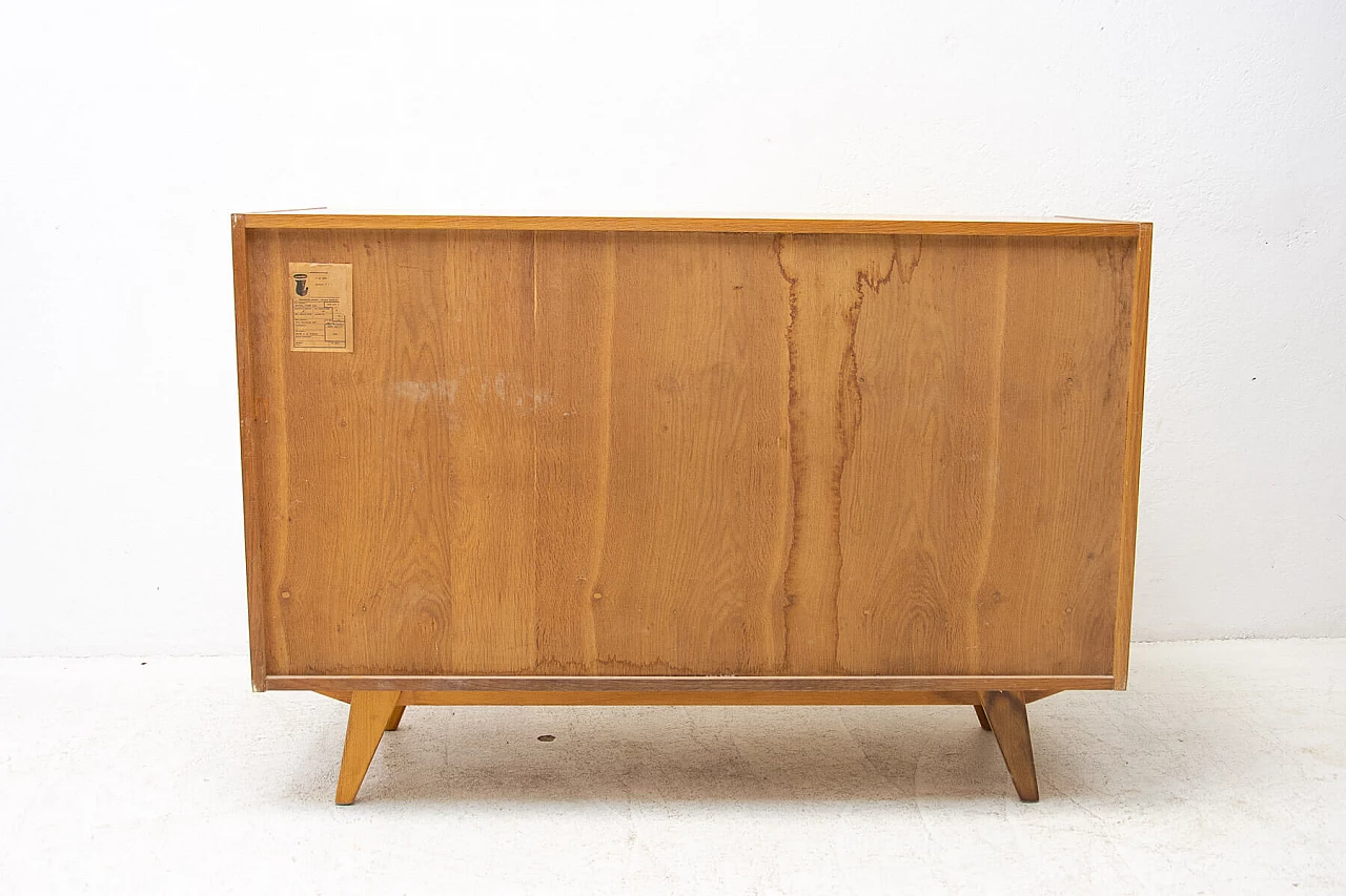 Credenza U-450 di Jiří Jiroutek in faggio, anni '60 15