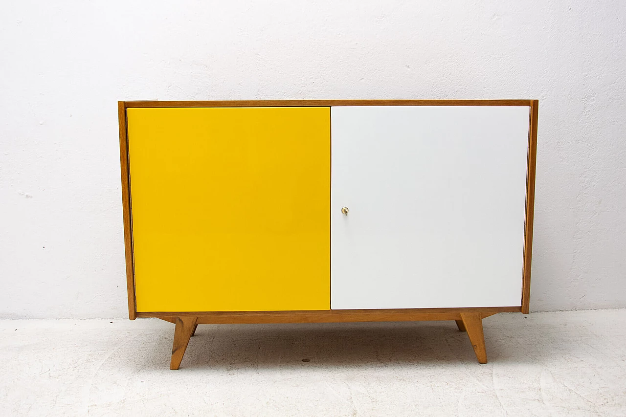Credenza U-450 di Jiří Jiroutek in faggio, anni '60 17