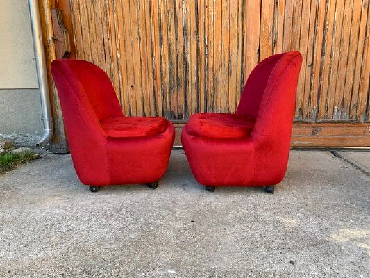Pair of red velvet armchairs, 1960s 3