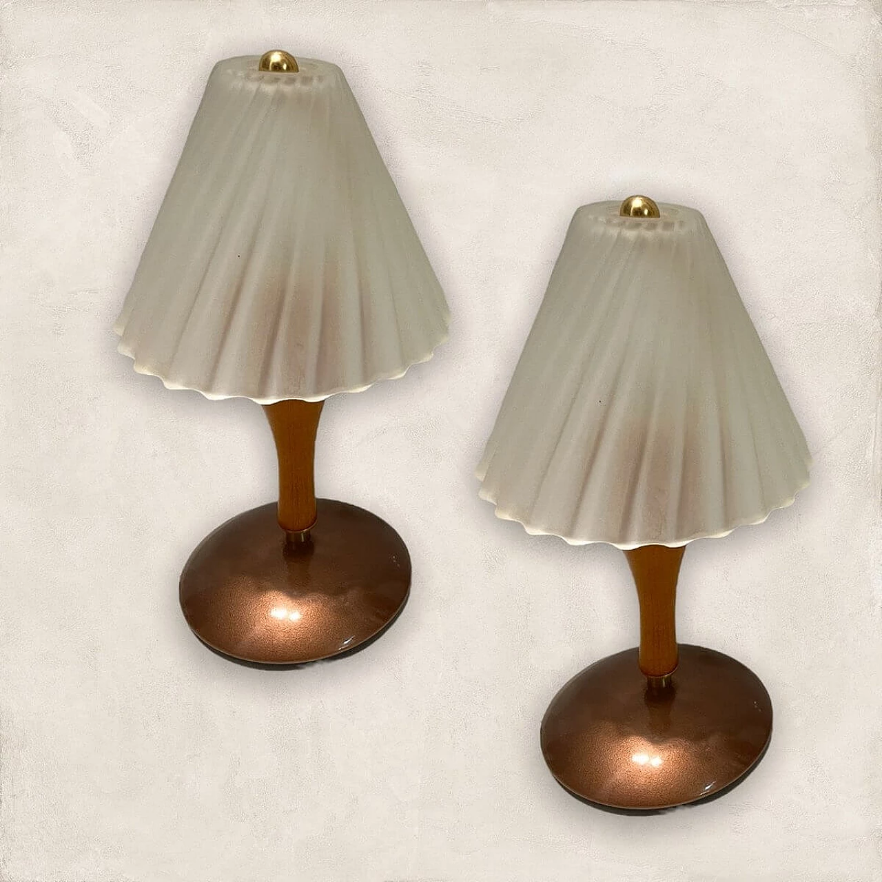 Coppia di lampade da tavolo in legno e vetro, anni '80 2
