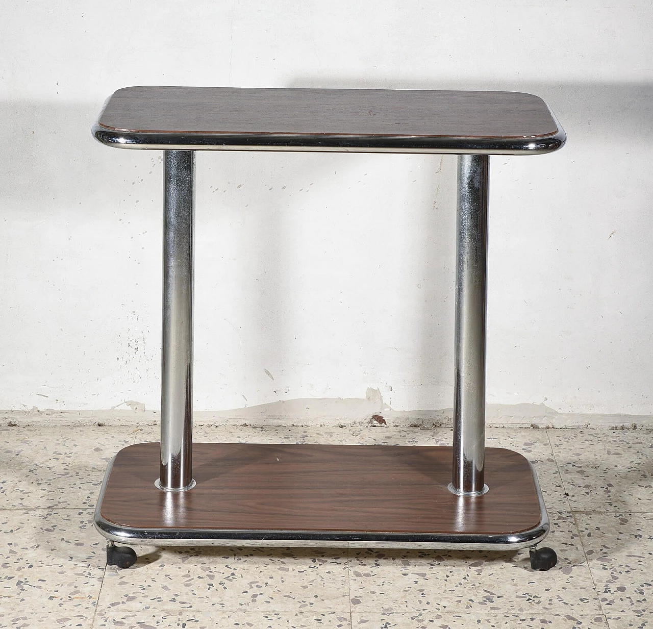 Tavolino con ruote in legno e acciaio cromato, anni '80 3