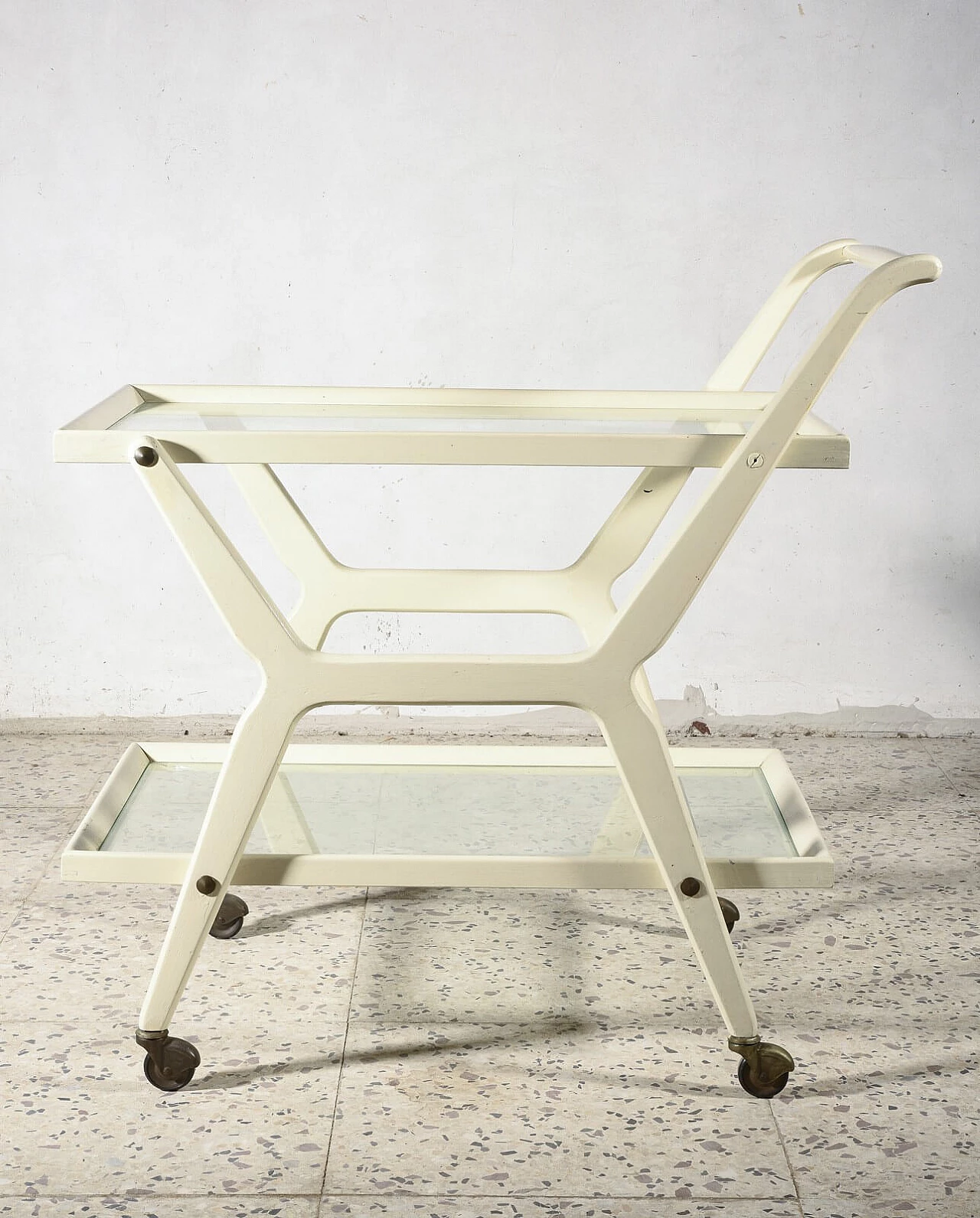 Carrello portavivande in legno laccato bianco, anni '70 3