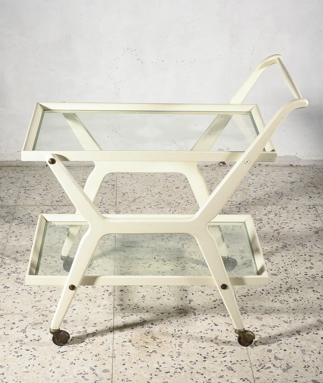 White lacquered wooden food trolley, 1970s 4