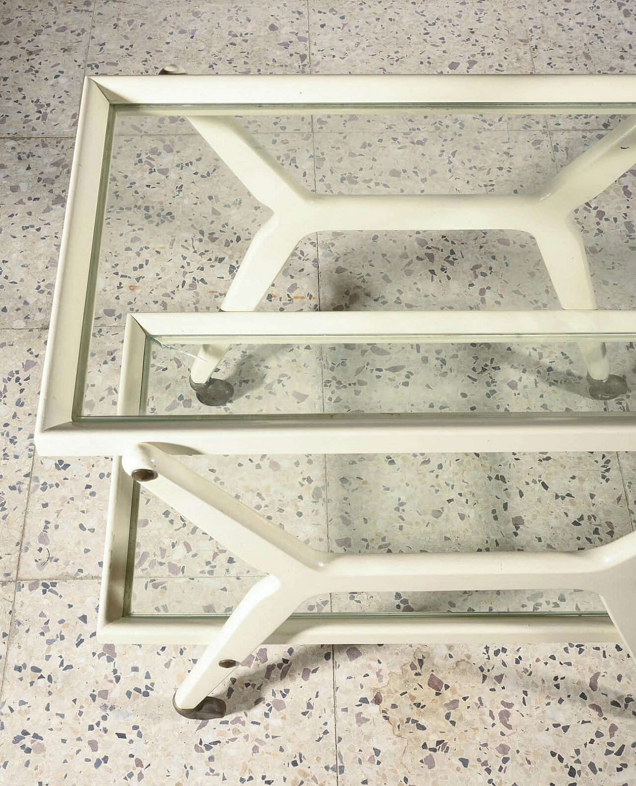 Carrello portavivande in legno laccato bianco, anni '70 6