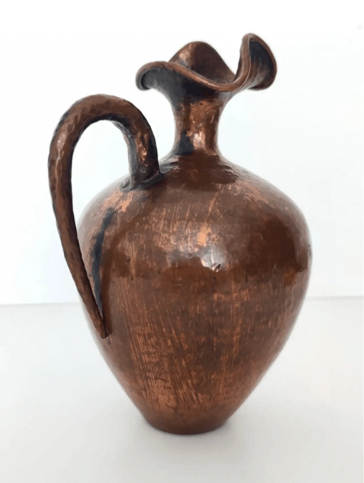 Brocca in rame sbalzato di Egidio Casagrande, anni '50 6