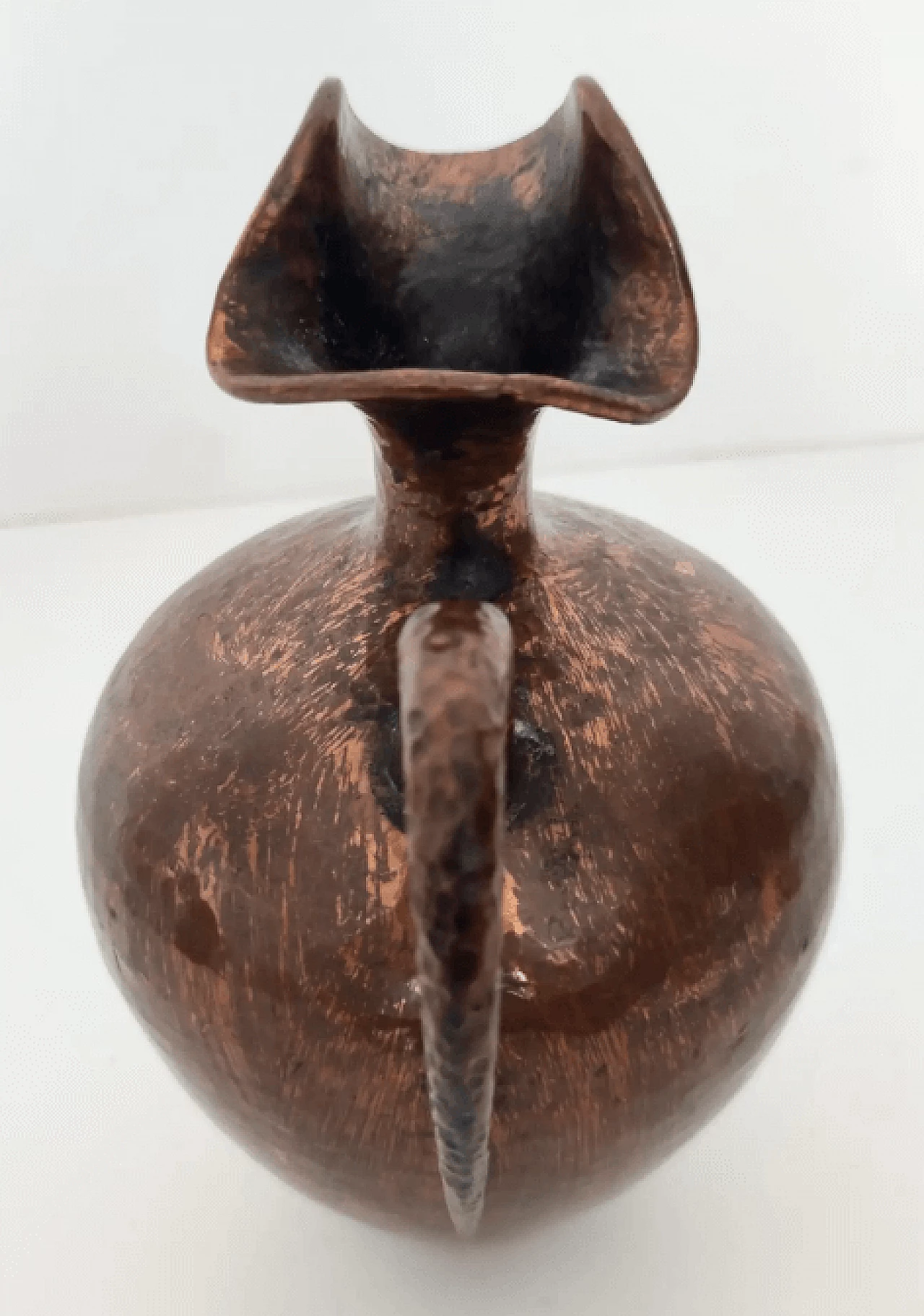 Brocca in rame sbalzato di Egidio Casagrande, anni '50 8