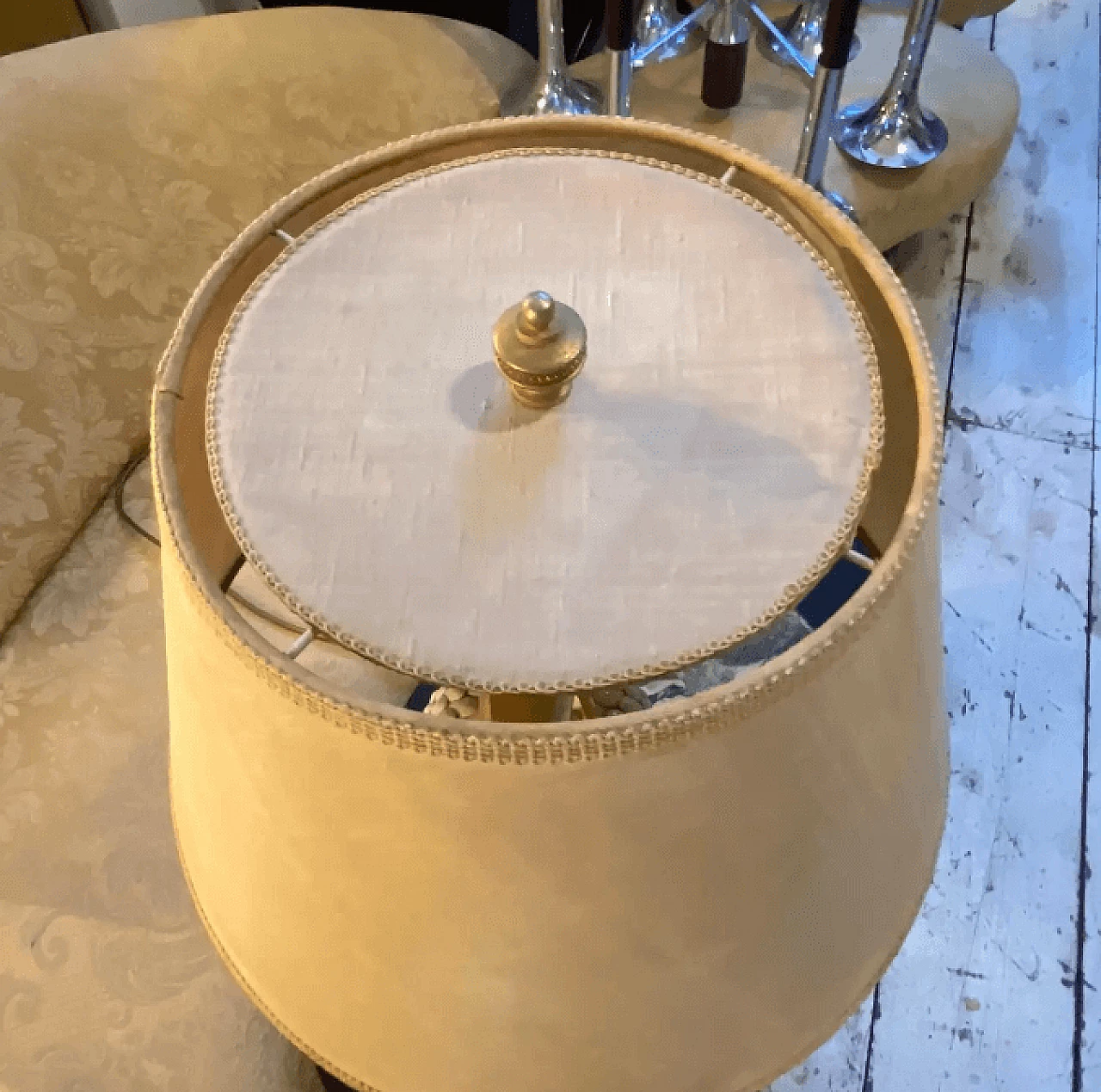 Brass and porcelain table lamp attributed to Tommaso Barbi, 1980s 9