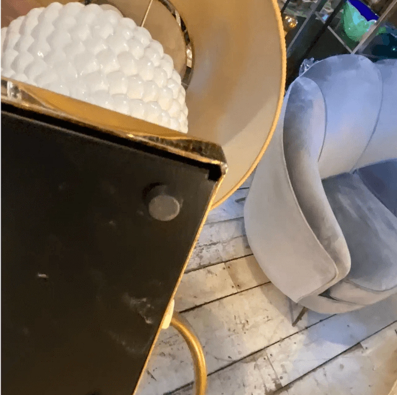 Brass and porcelain table lamp attributed to Tommaso Barbi, 1980s 14